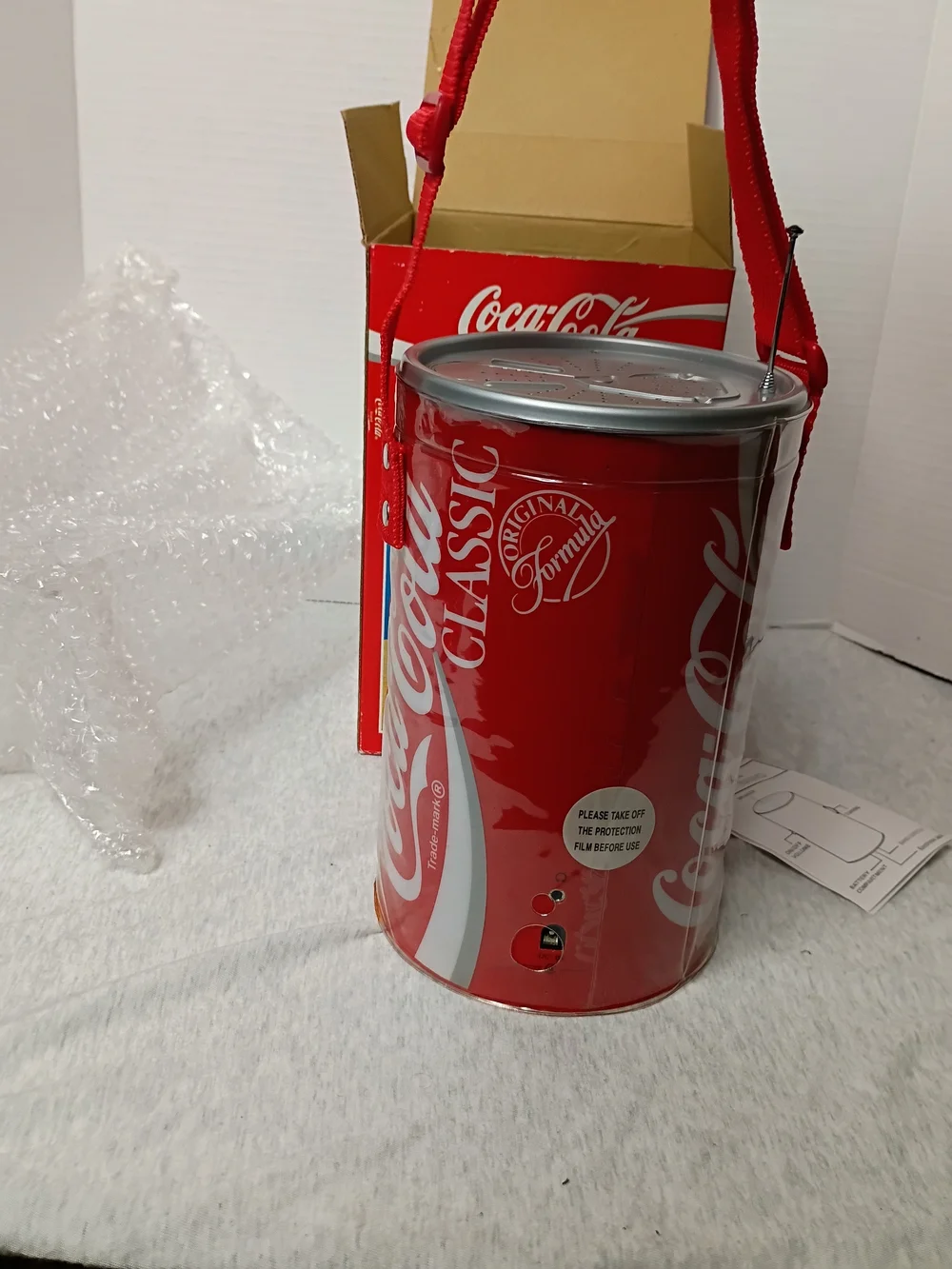 Vintage “Giant” Coke Can AM/FM Radio 1991